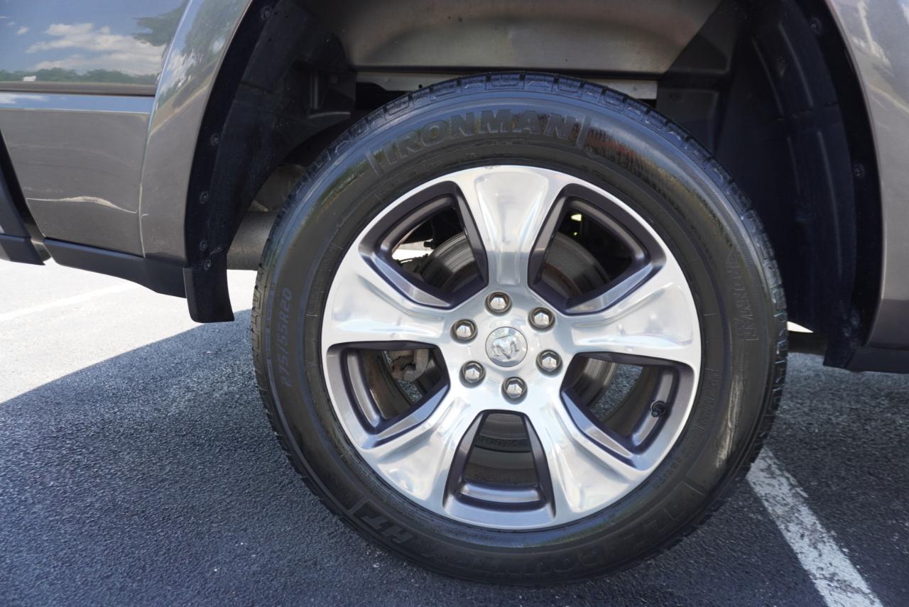 RAM 1500 Laramie 4x4 Crew Cab 5'7" Box 2020