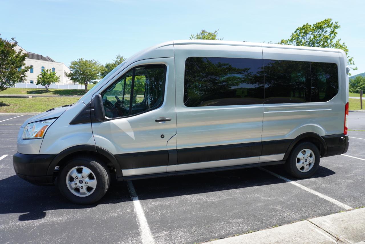 Ford Transit Passenger Wagon T-350 148" Med Roof XLT Sliding RH Dr 2019