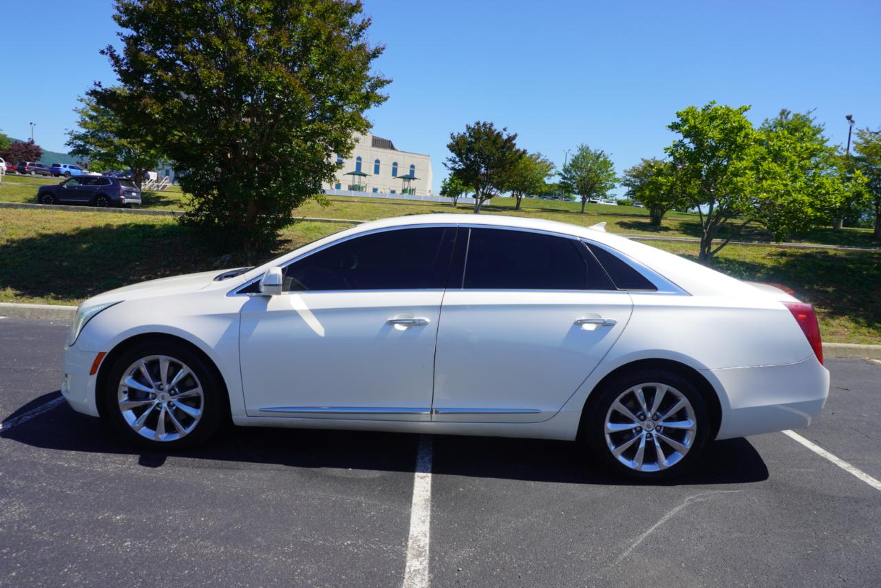 Cadillac XTS 4dr Sdn Luxury FWD 2013