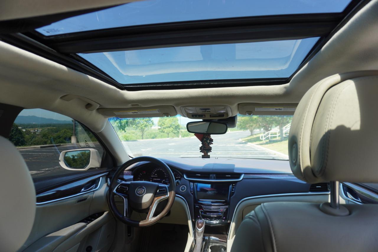Cadillac XTS 4dr Sdn Luxury FWD 2013