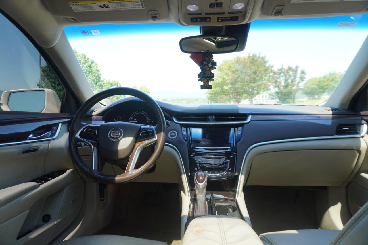 Cadillac XTS 4dr Sdn Luxury FWD 2013