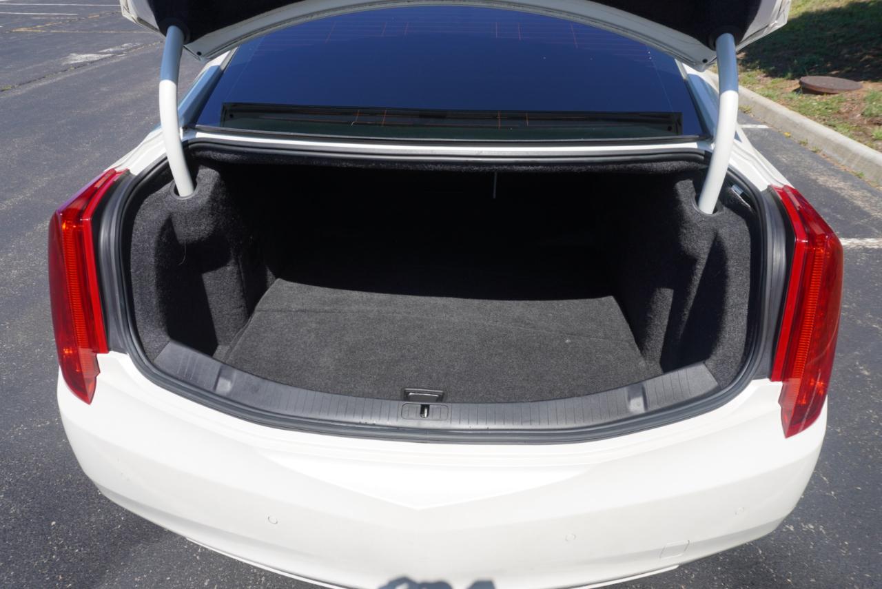 Cadillac XTS 4dr Sdn Luxury FWD 2013
