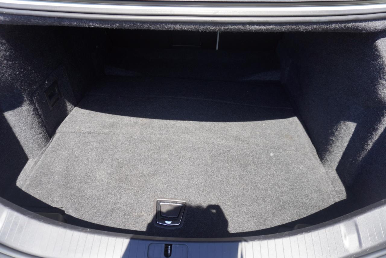 Cadillac XTS 4dr Sdn Luxury FWD 2013