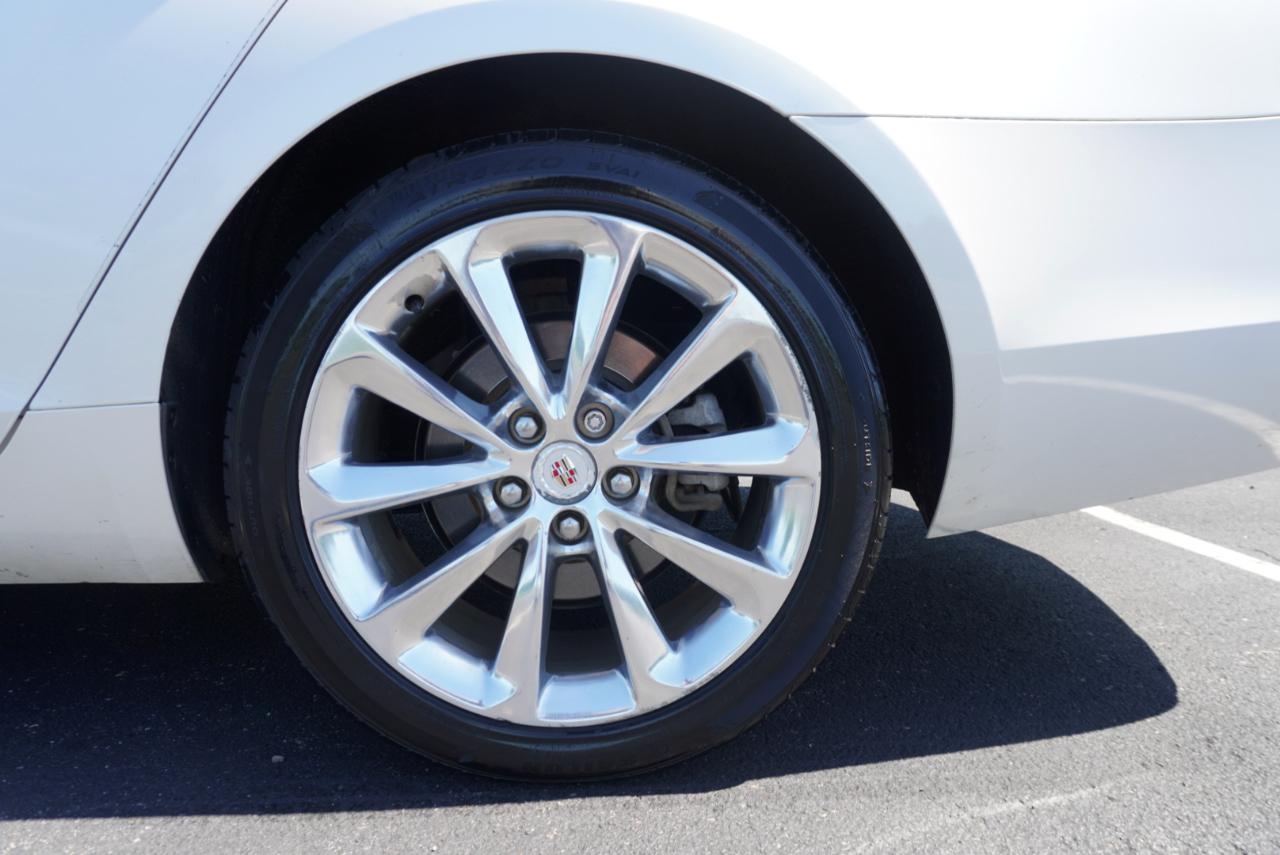 Cadillac XTS 4dr Sdn Luxury FWD 2013