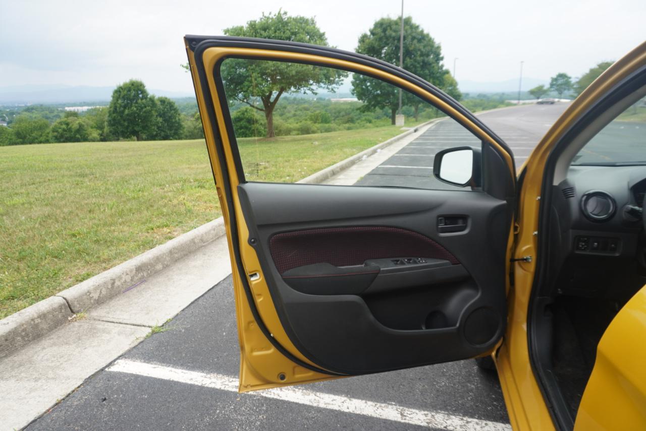 Mitsubishi Mirage Black Edition CVT 2022