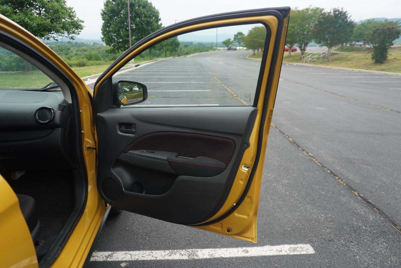 Mitsubishi Mirage Black Edition CVT 2022