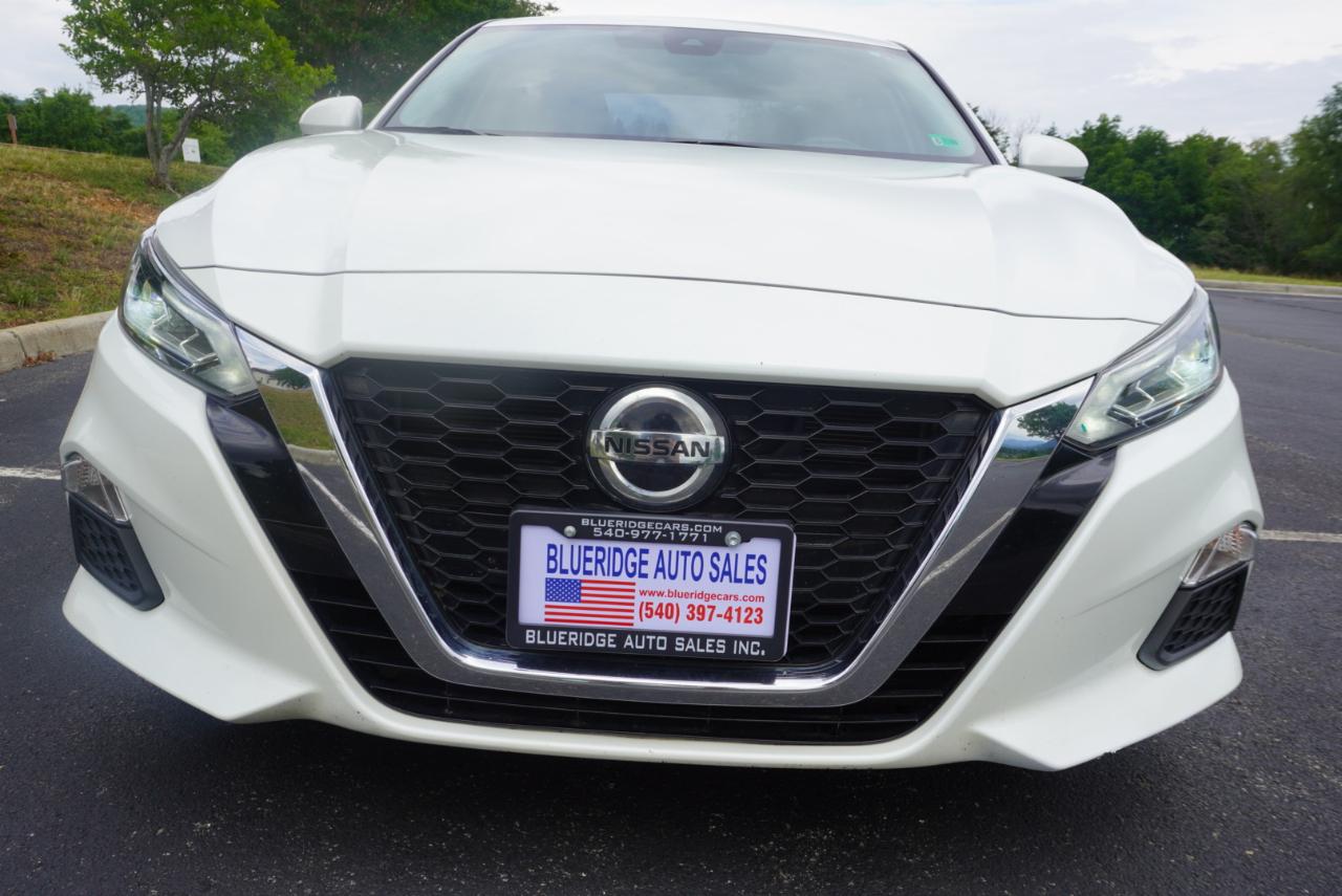 Nissan Altima 2.5 SV Sedan 2021