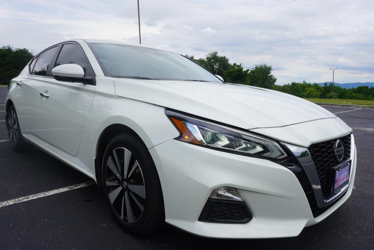 Nissan Altima 2.5 SV Sedan 2021