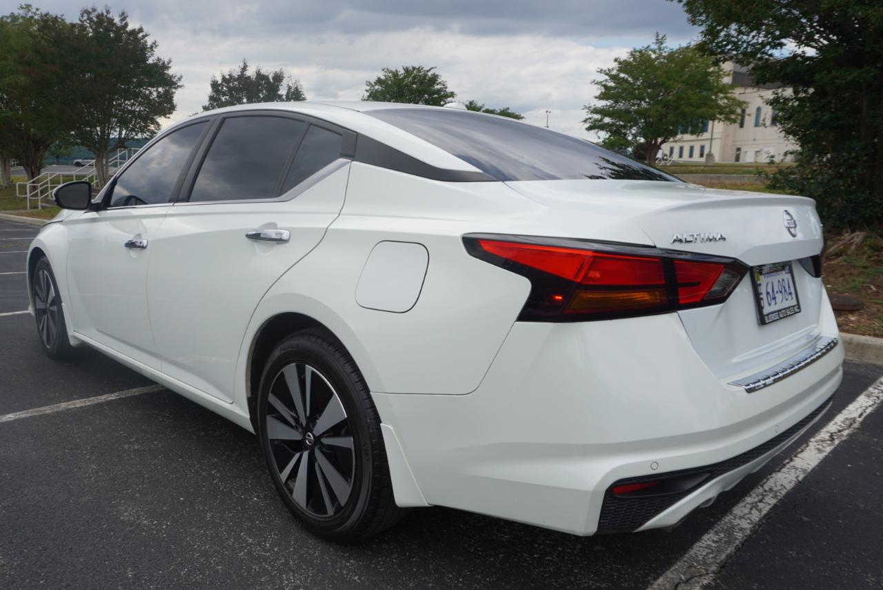 Nissan Altima 2.5 SV Sedan 2021