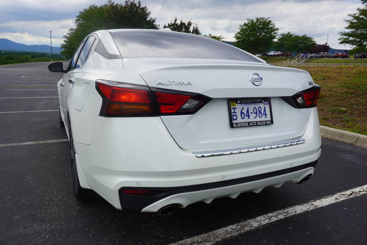 Nissan Altima 2.5 SV Sedan 2021