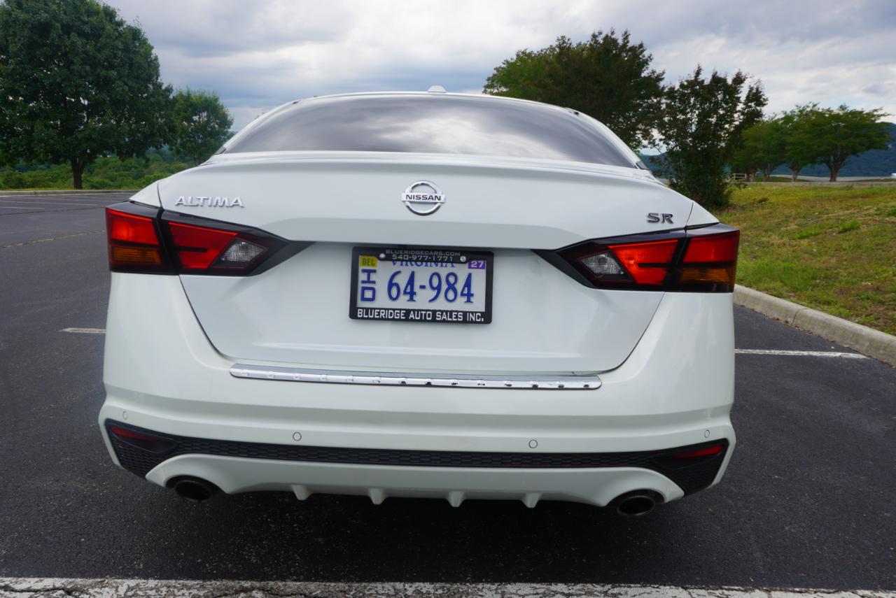 Nissan Altima 2.5 SV Sedan 2021