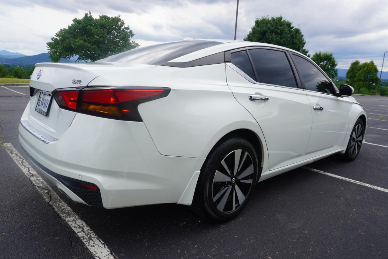 Nissan Altima 2.5 SV Sedan 2021