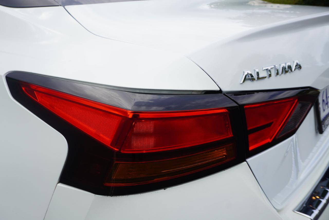 Nissan Altima 2.5 SV Sedan 2021