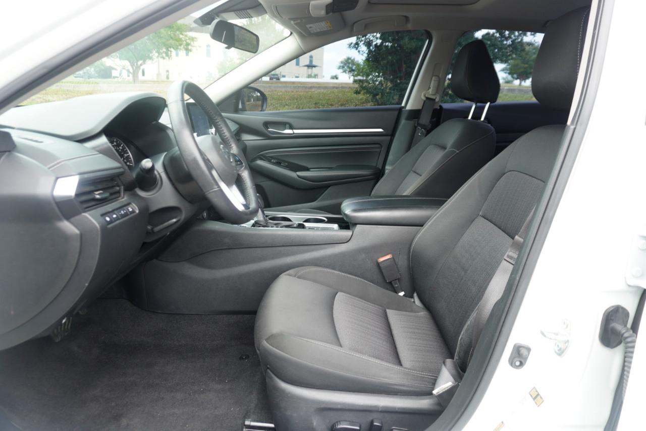 Nissan Altima 2.5 SV Sedan 2021