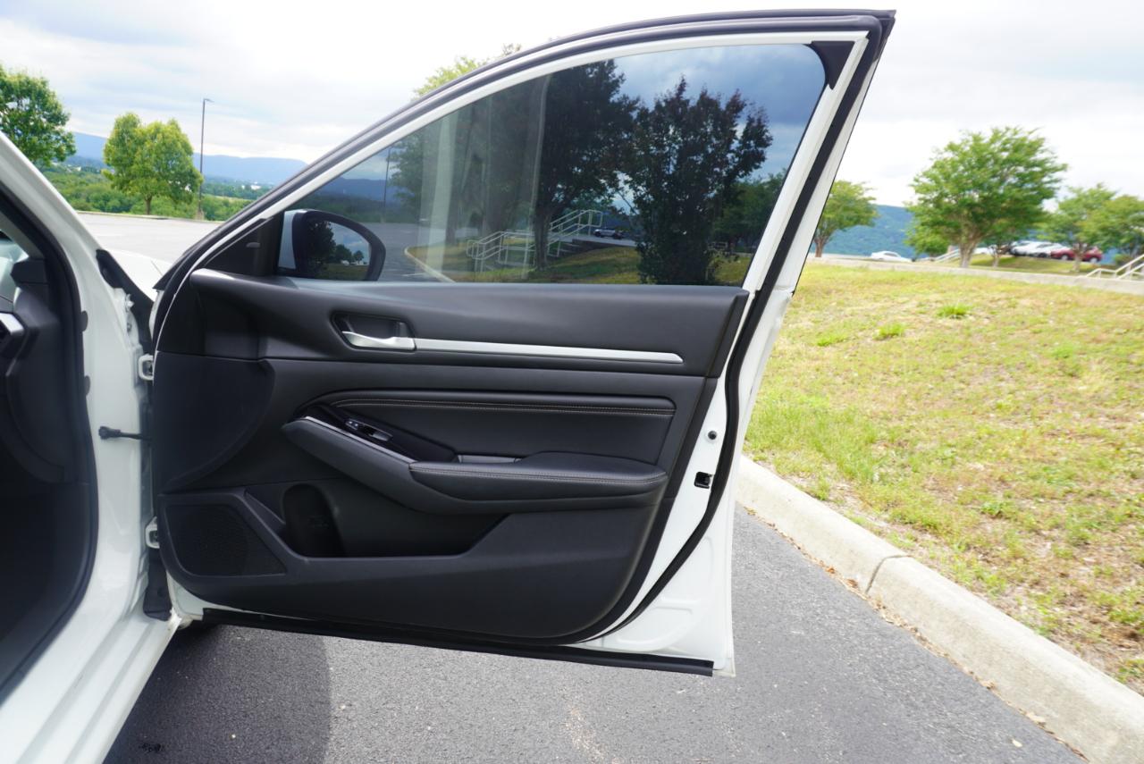 Nissan Altima 2.5 SV Sedan 2021