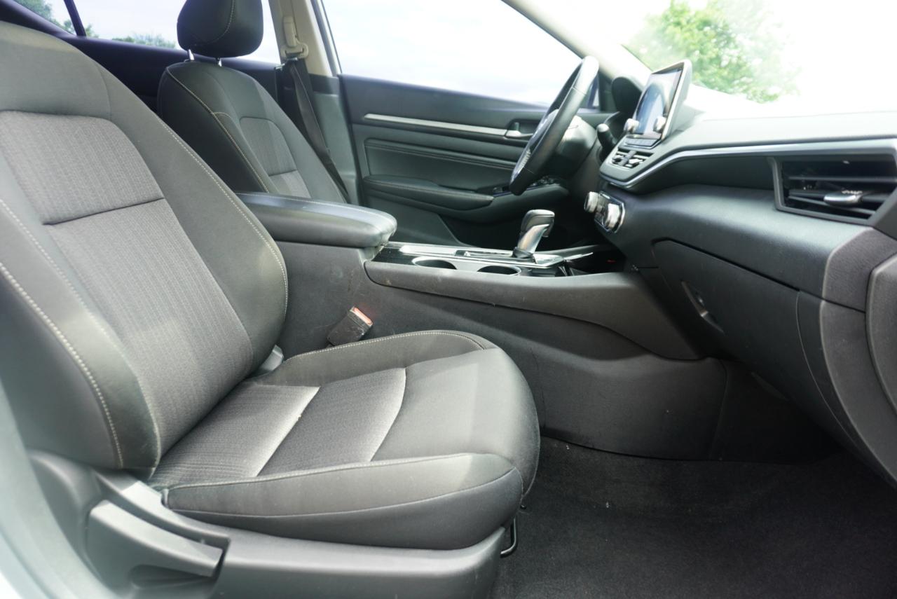 Nissan Altima 2.5 SV Sedan 2021