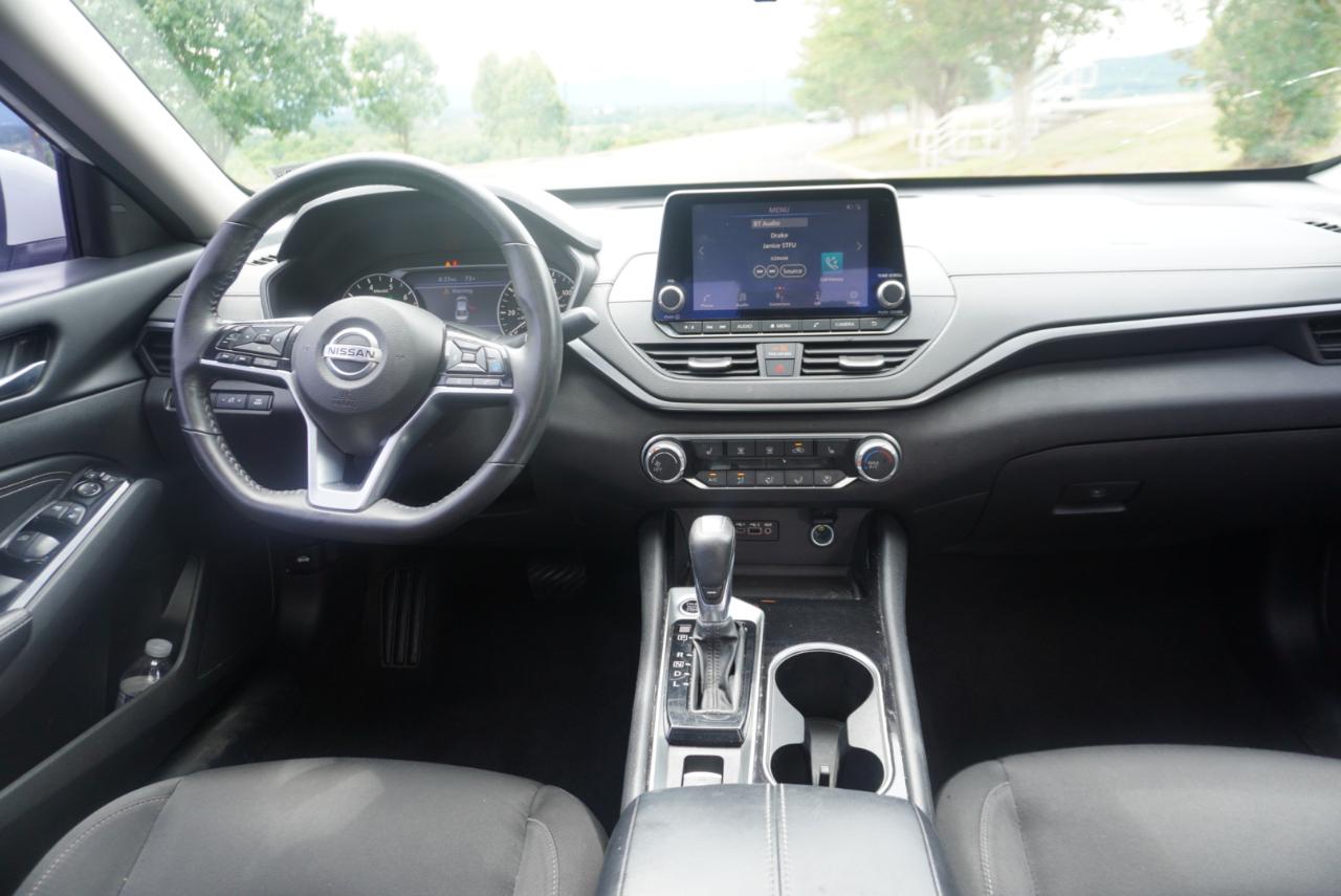 Nissan Altima 2.5 SV Sedan 2021