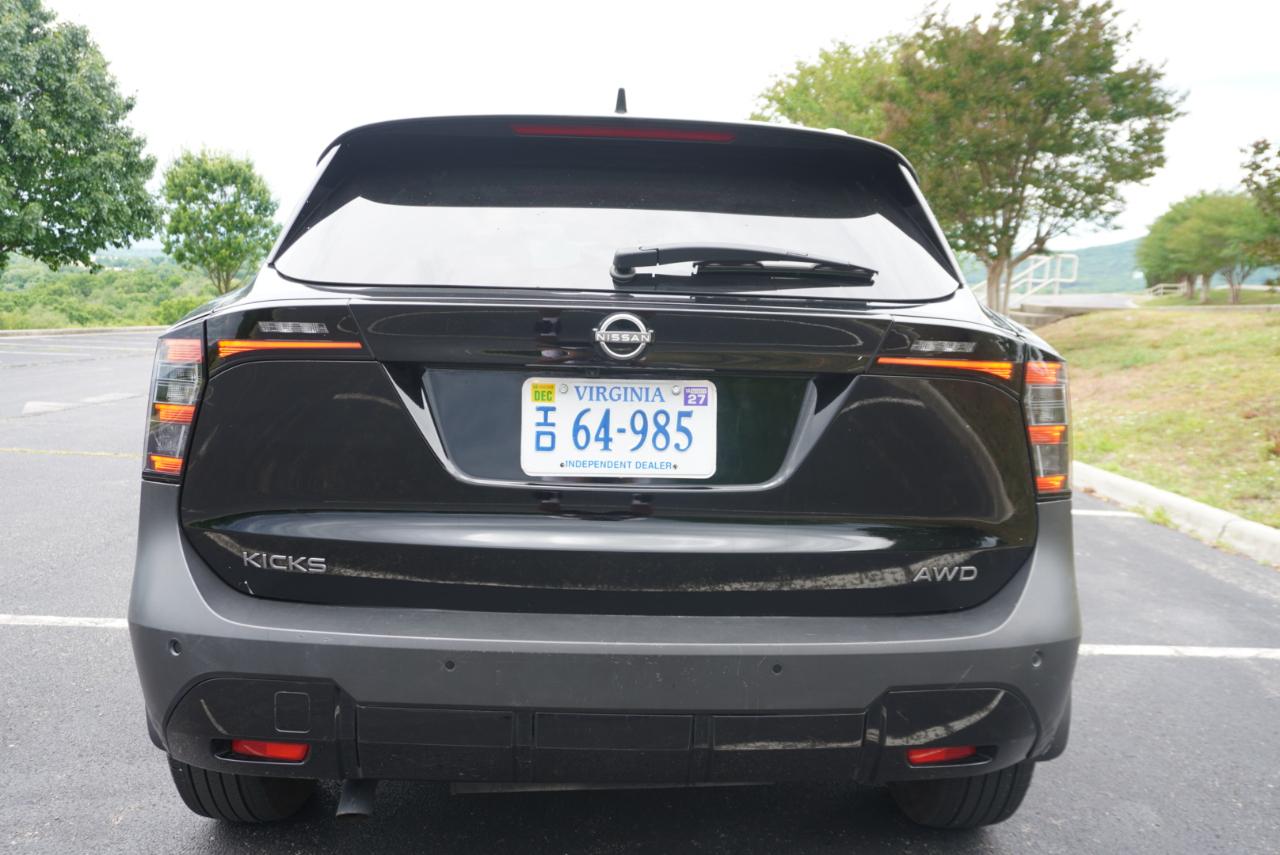 Nissan Kicks SV AWD 2025