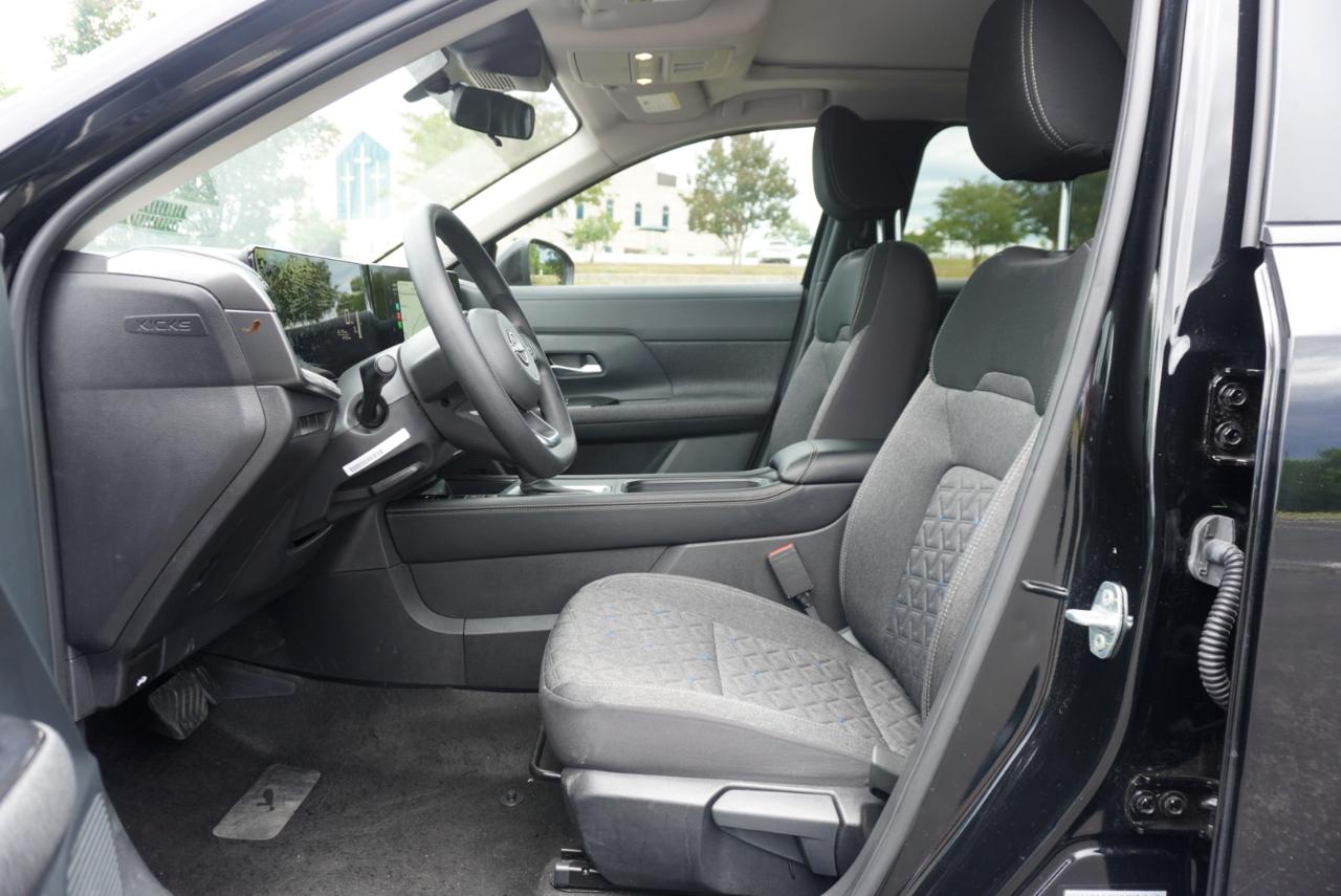 Nissan Kicks SV AWD 2025