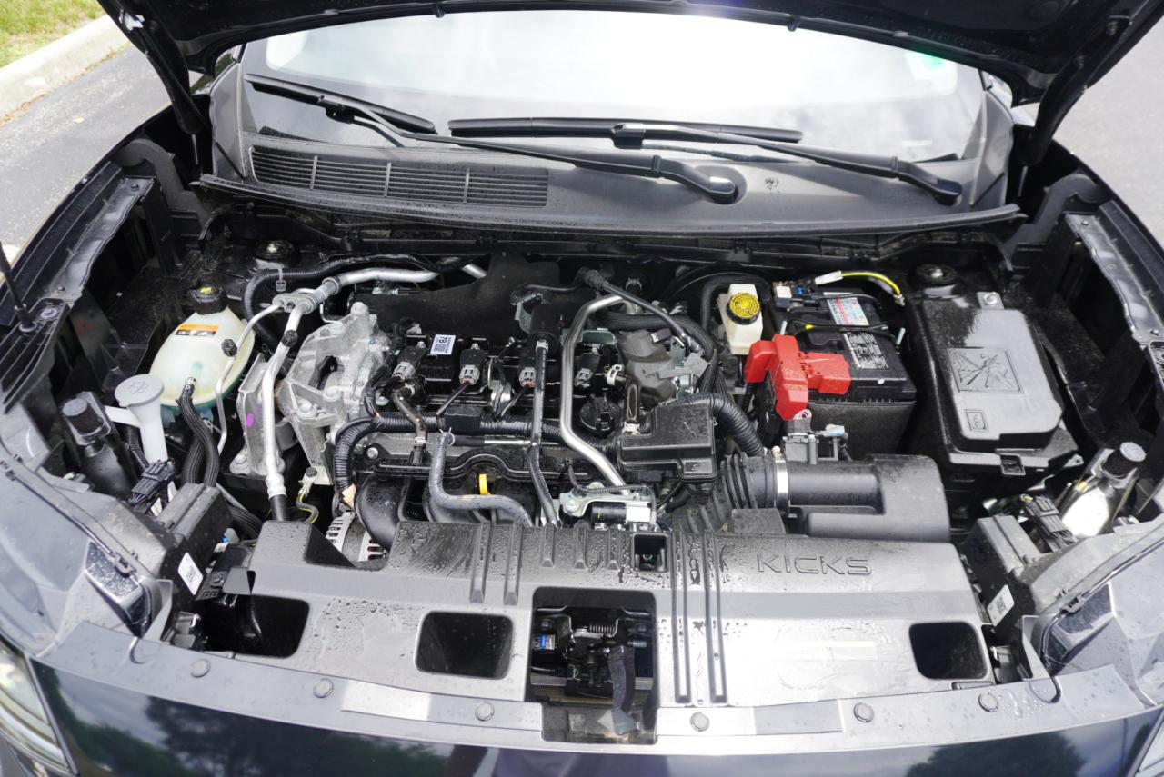 Nissan Kicks SV AWD 2025