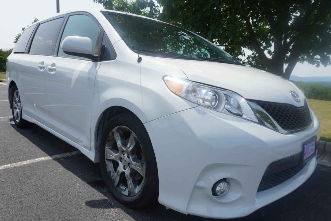 Toyota Sienna 5dr 8-Pass Van V6 SE FWD (Natl) 2012