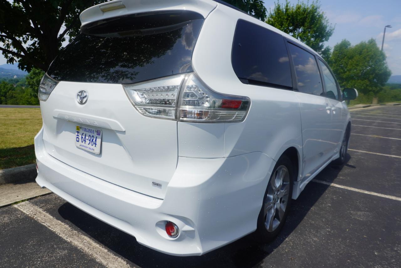 Toyota Sienna 5dr 8-Pass Van V6 SE FWD (Natl) 2012