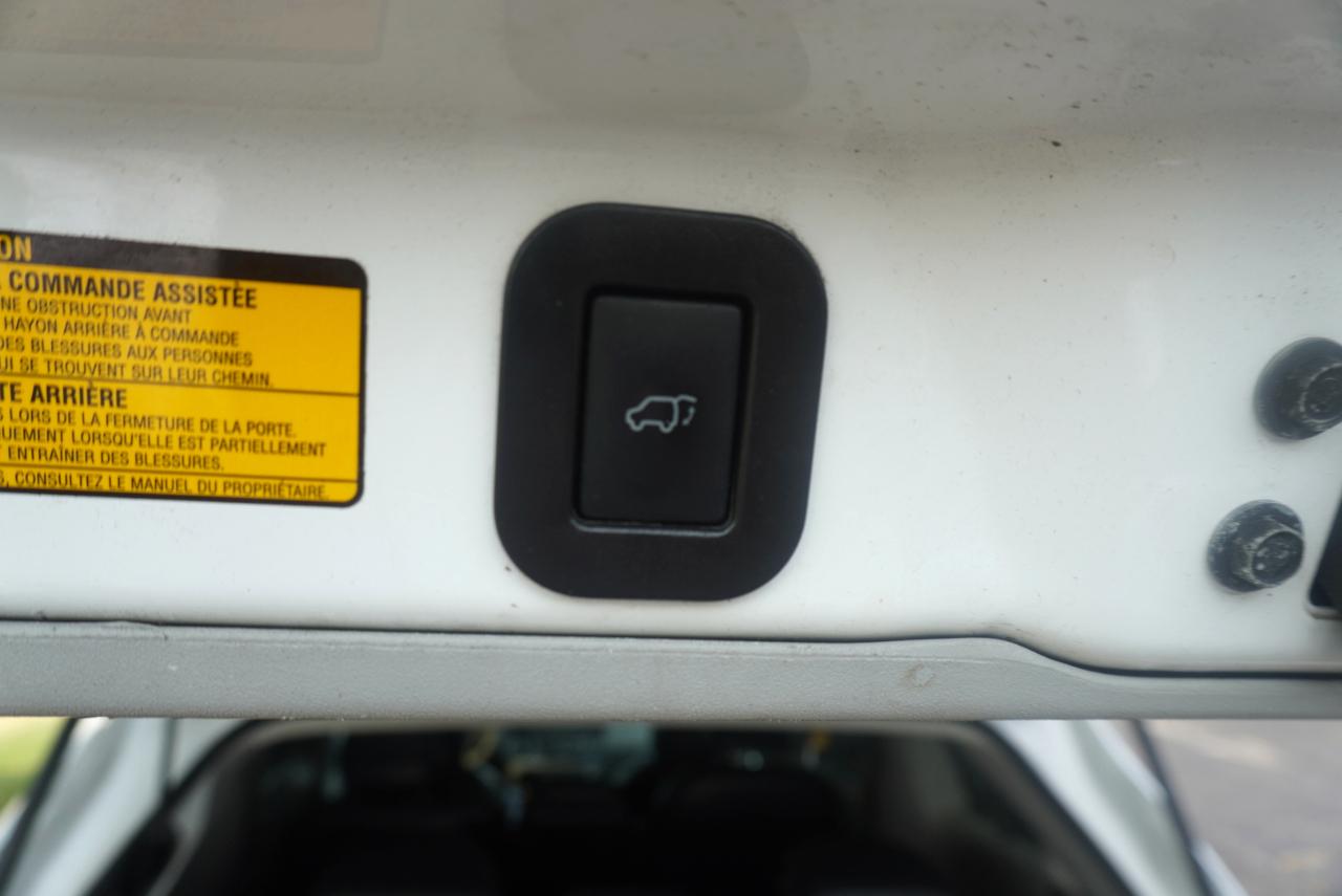 Toyota Sienna 5dr 8-Pass Van V6 SE FWD (Natl) 2012