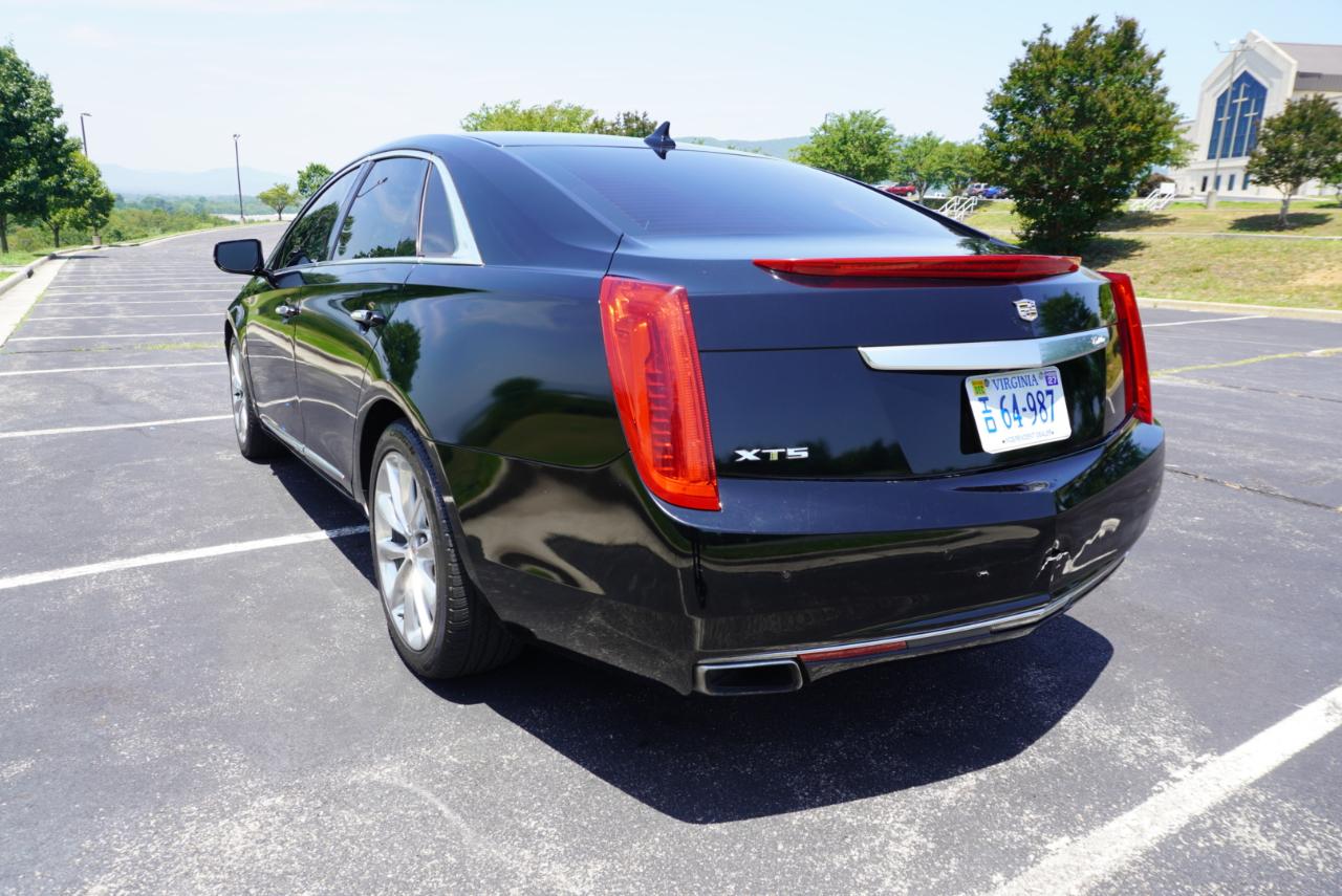 Cadillac XTS 4dr Sdn Premium FWD 2013