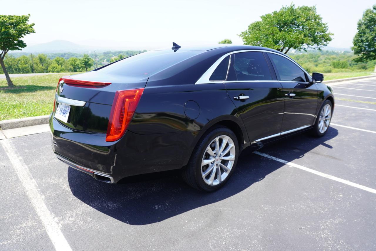 Cadillac XTS 4dr Sdn Premium FWD 2013