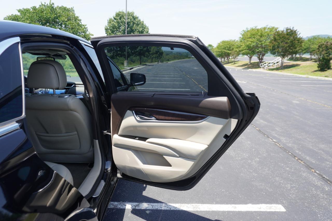 Cadillac XTS 4dr Sdn Premium FWD 2013