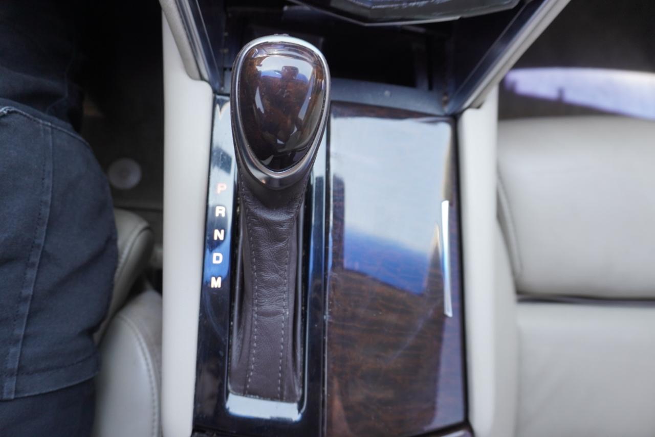 Cadillac XTS 4dr Sdn Premium FWD 2013
