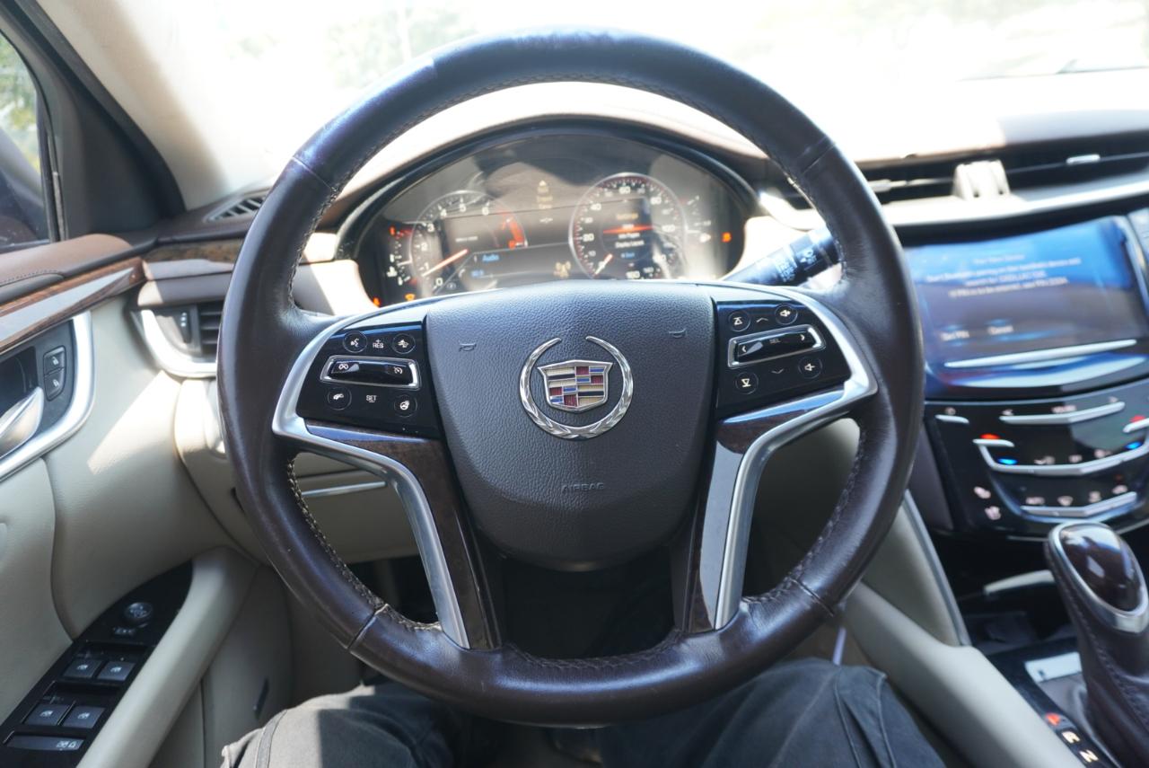 Cadillac XTS 4dr Sdn Premium FWD 2013