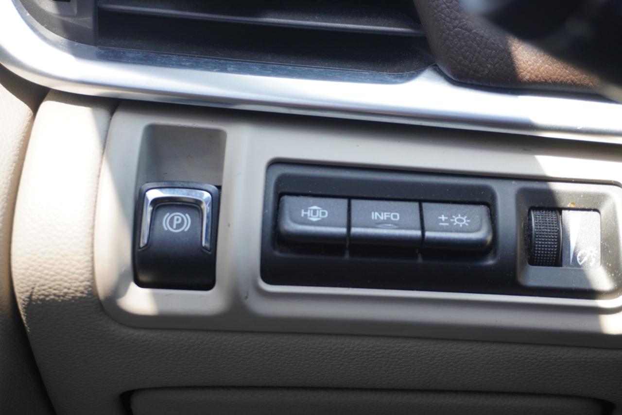 Cadillac XTS 4dr Sdn Premium FWD 2013