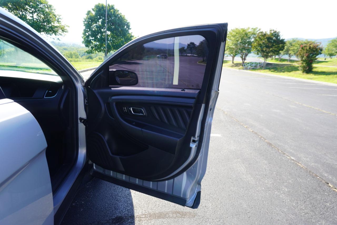 Ford Sedan Police Interceptor 4dr Sdn AWD 2016