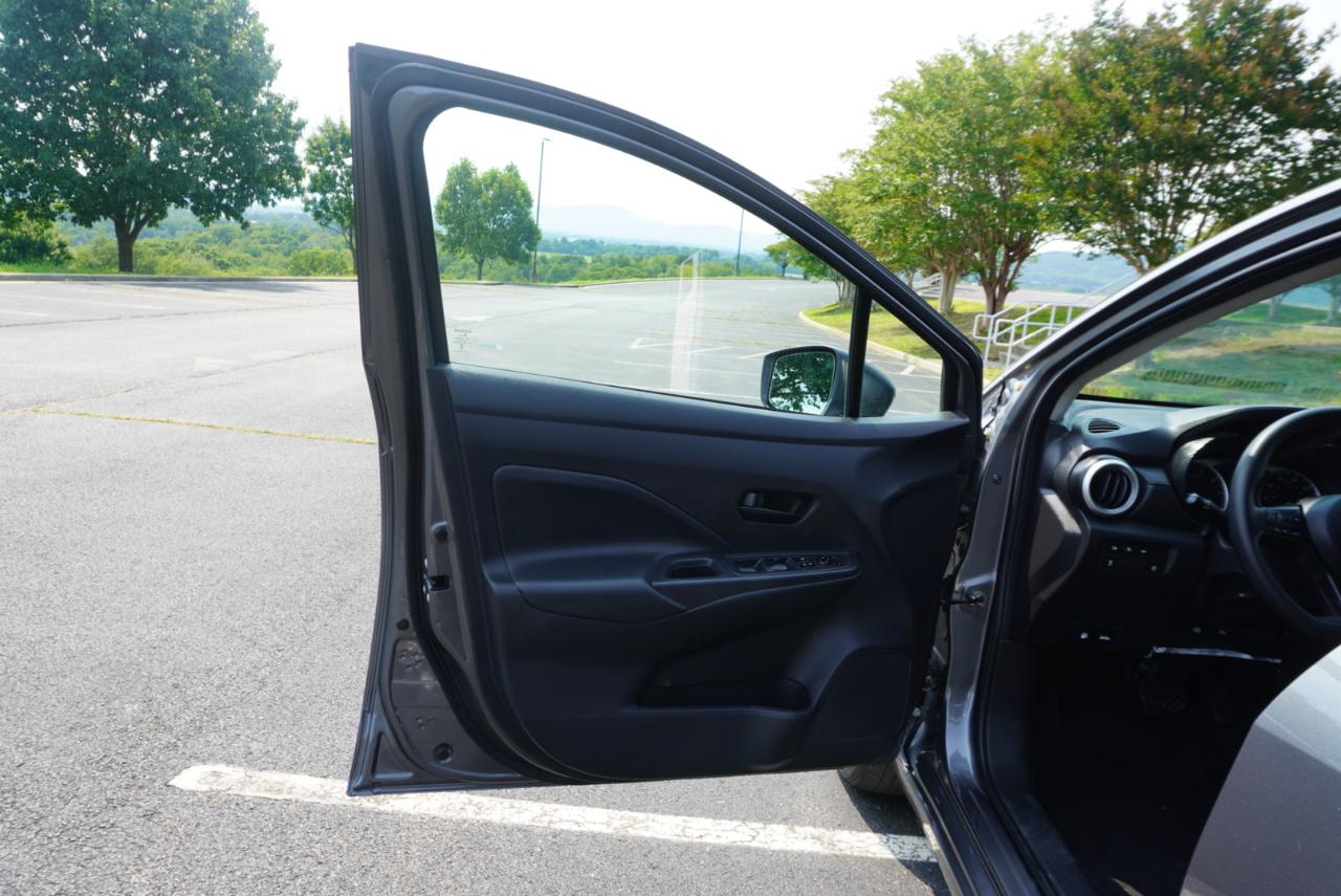 Nissan Versa S CVT 2024