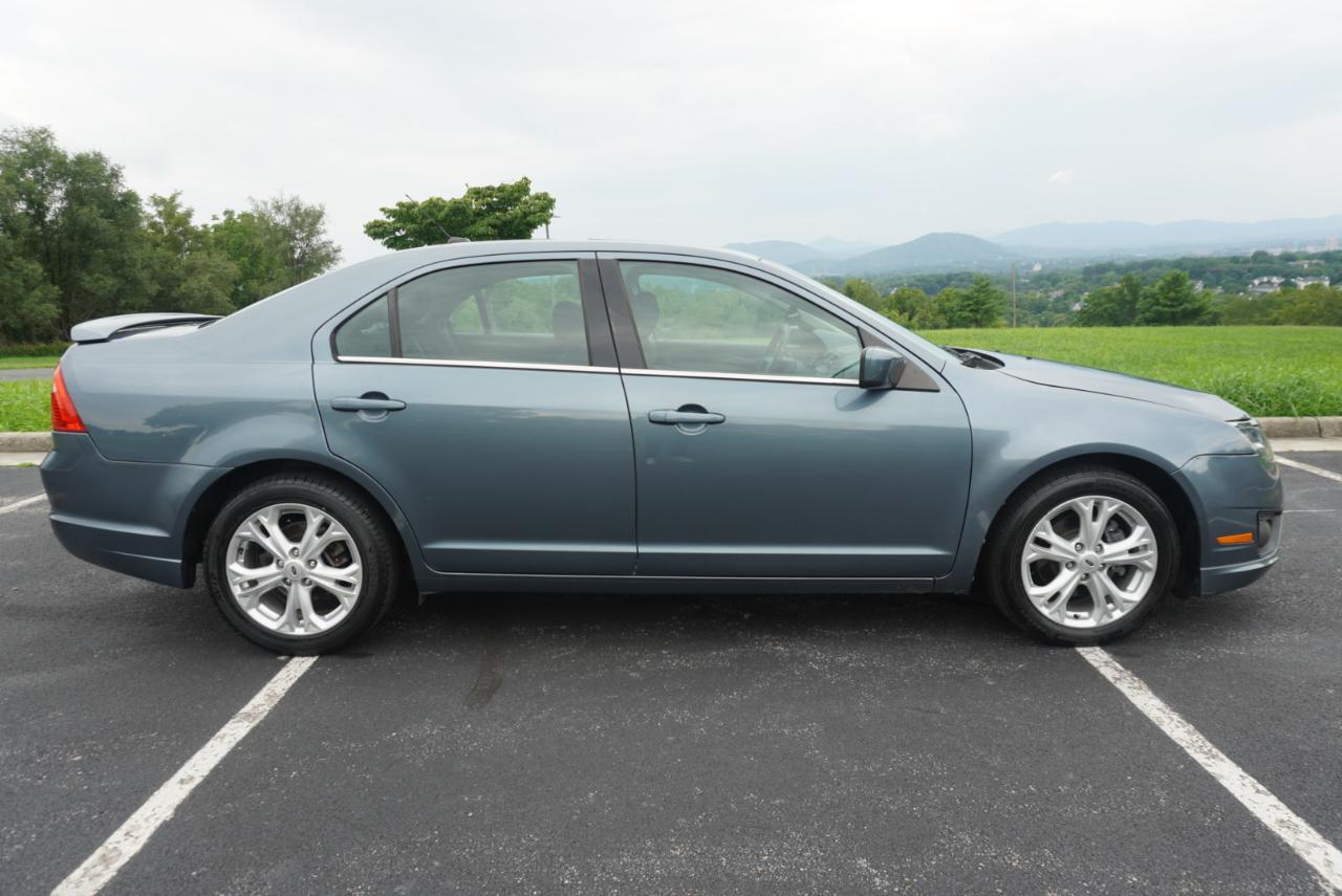 Ford Fusion 4dr Sdn SE FWD 2012