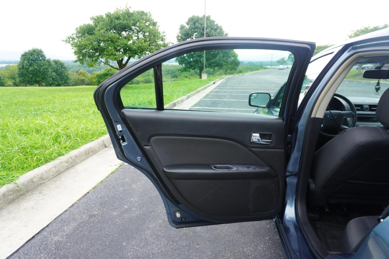 Ford Fusion 4dr Sdn SE FWD 2012