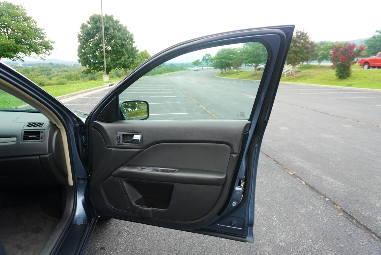 Ford Fusion 4dr Sdn SE FWD 2012