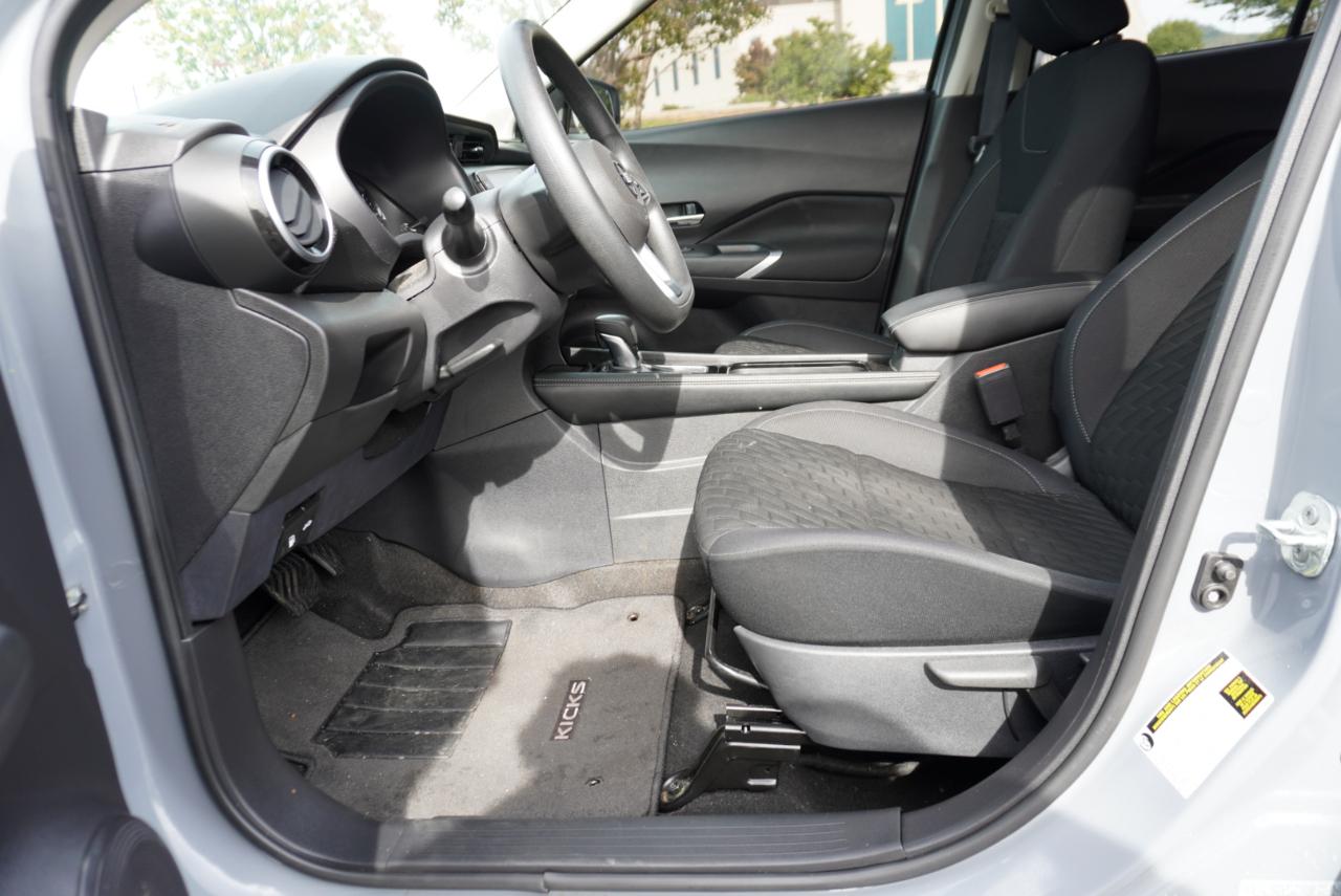 Nissan Kicks SV FWD 2023