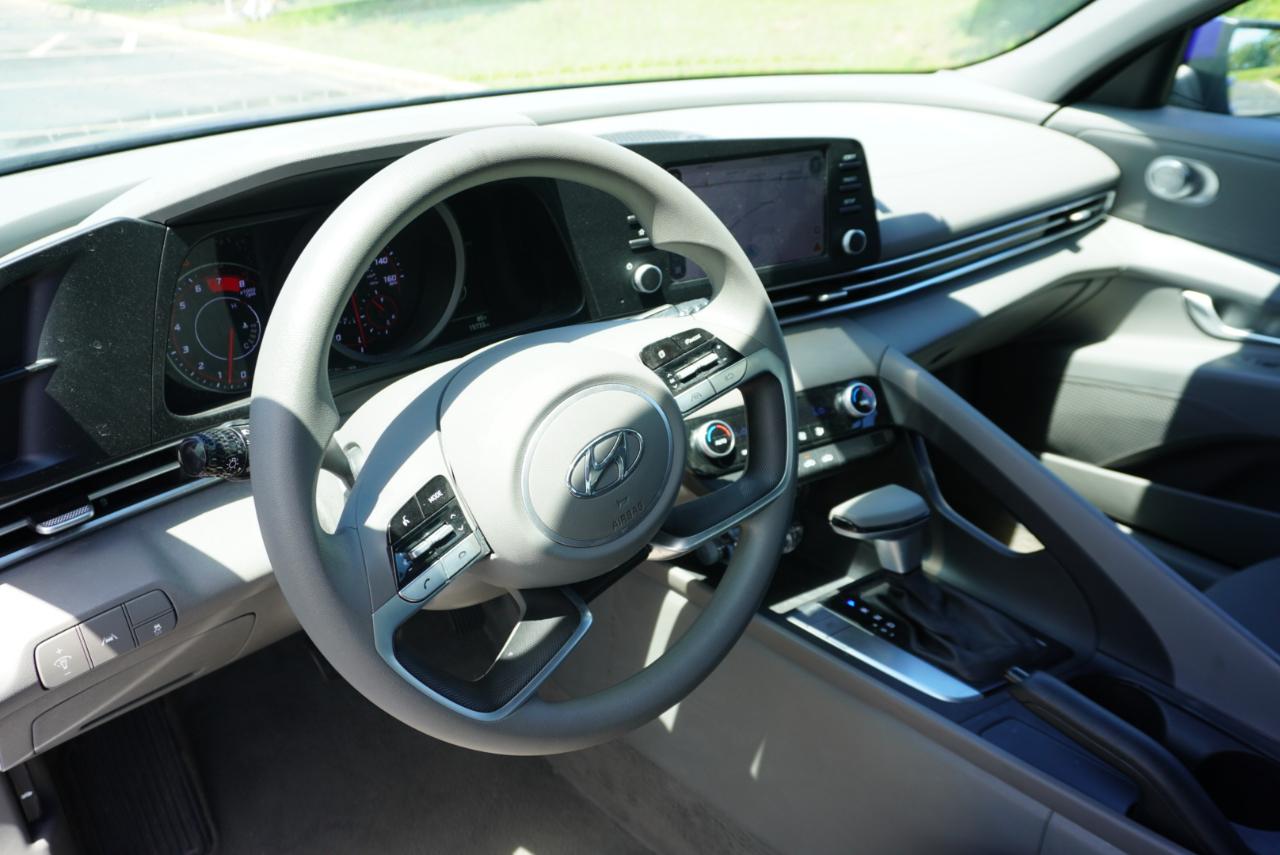 Hyundai Elantra SEL IVT 2023
