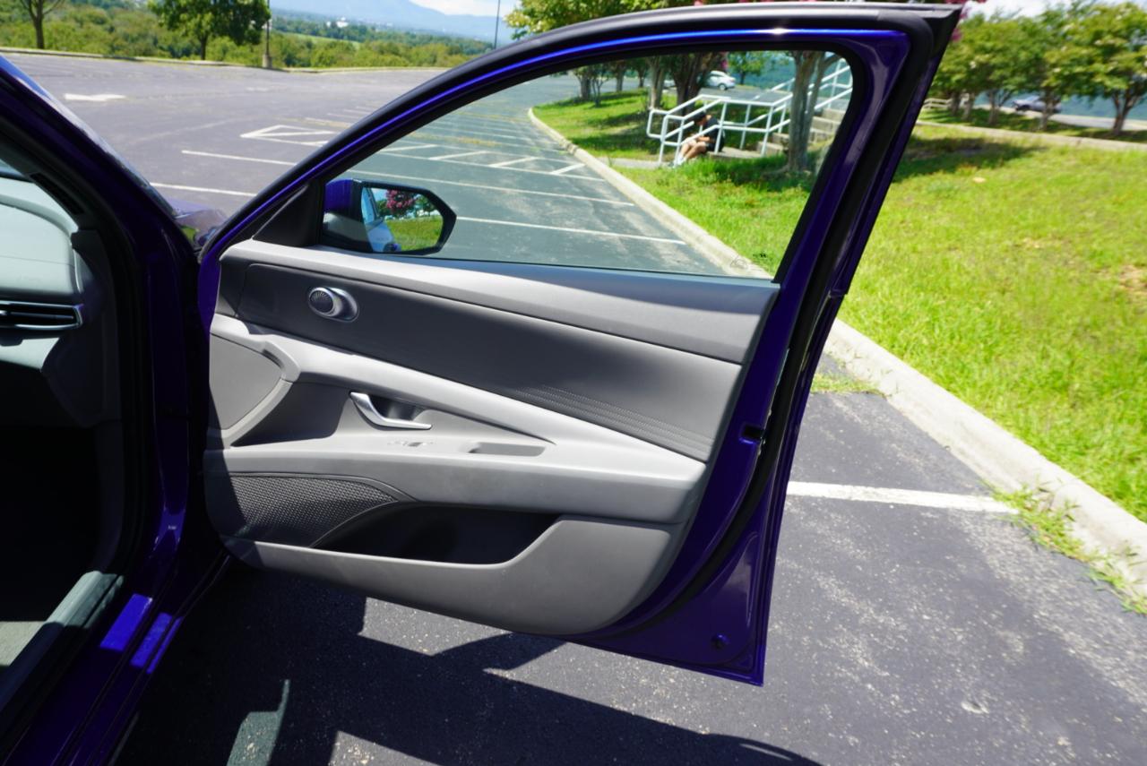Hyundai Elantra SEL IVT 2023