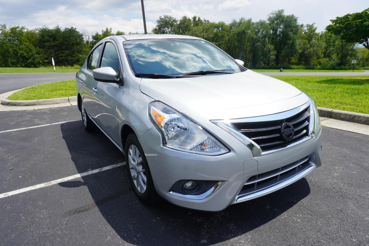 Nissan Versa Sedan SV CVT 2017