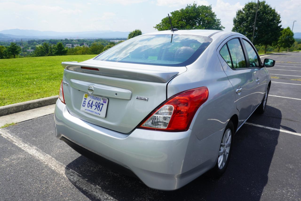 Nissan Versa Sedan SV CVT 2017