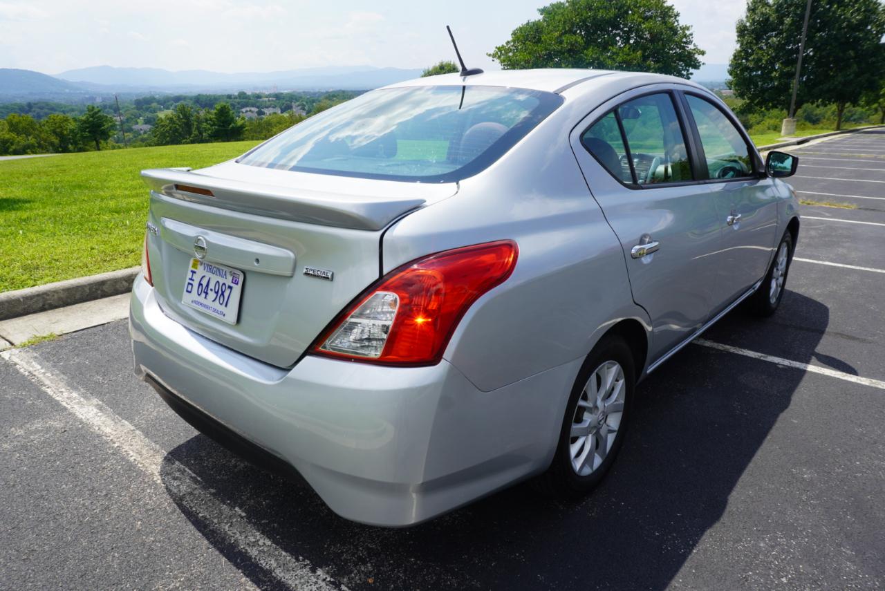 Nissan Versa Sedan SV CVT 2017