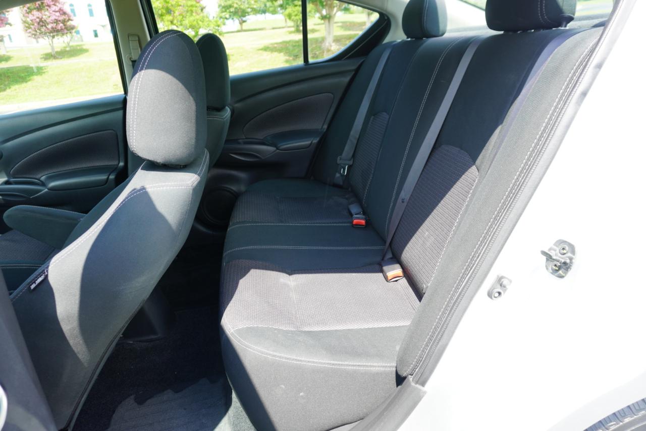 Nissan Versa Sedan SV CVT 2017