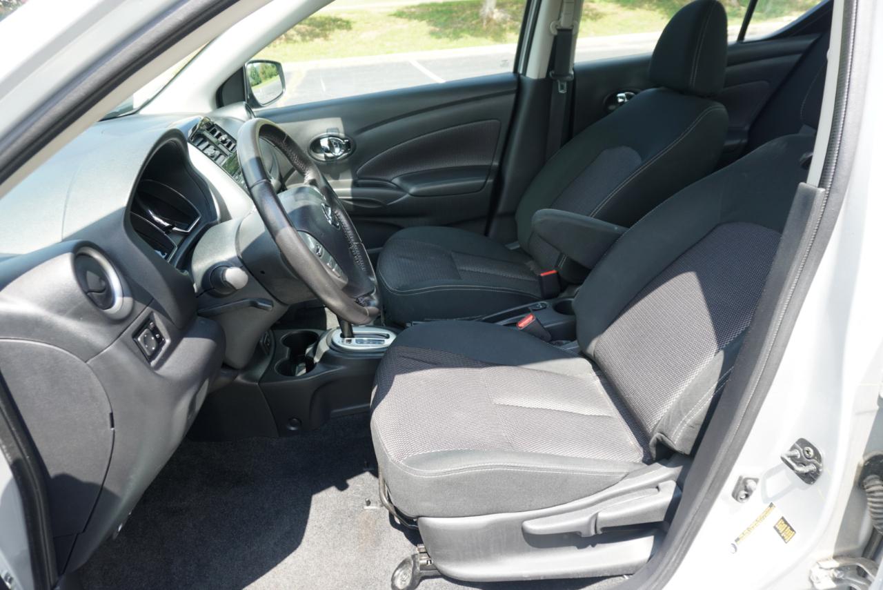 Nissan Versa Sedan SV CVT 2017