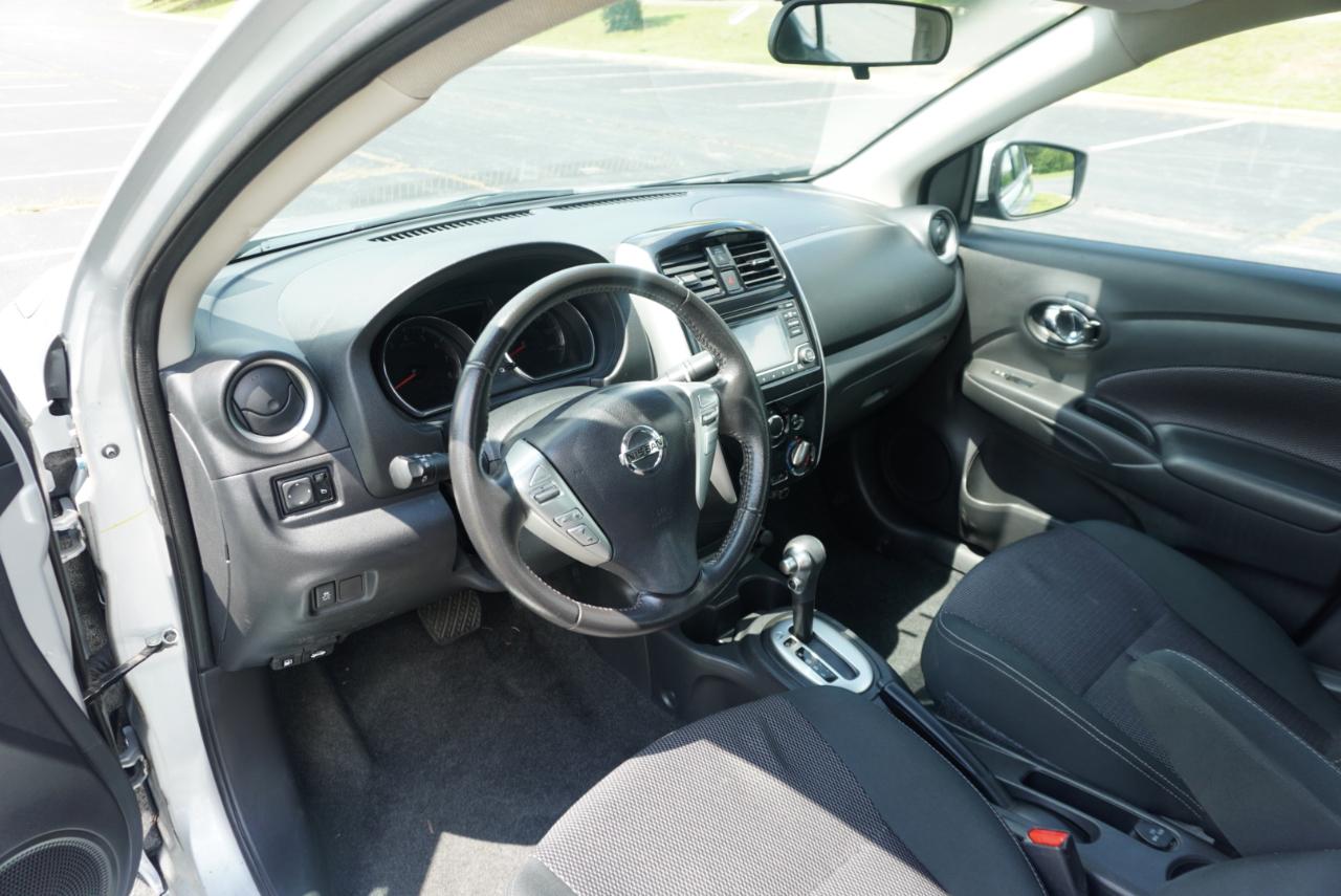 Nissan Versa Sedan SV CVT 2017