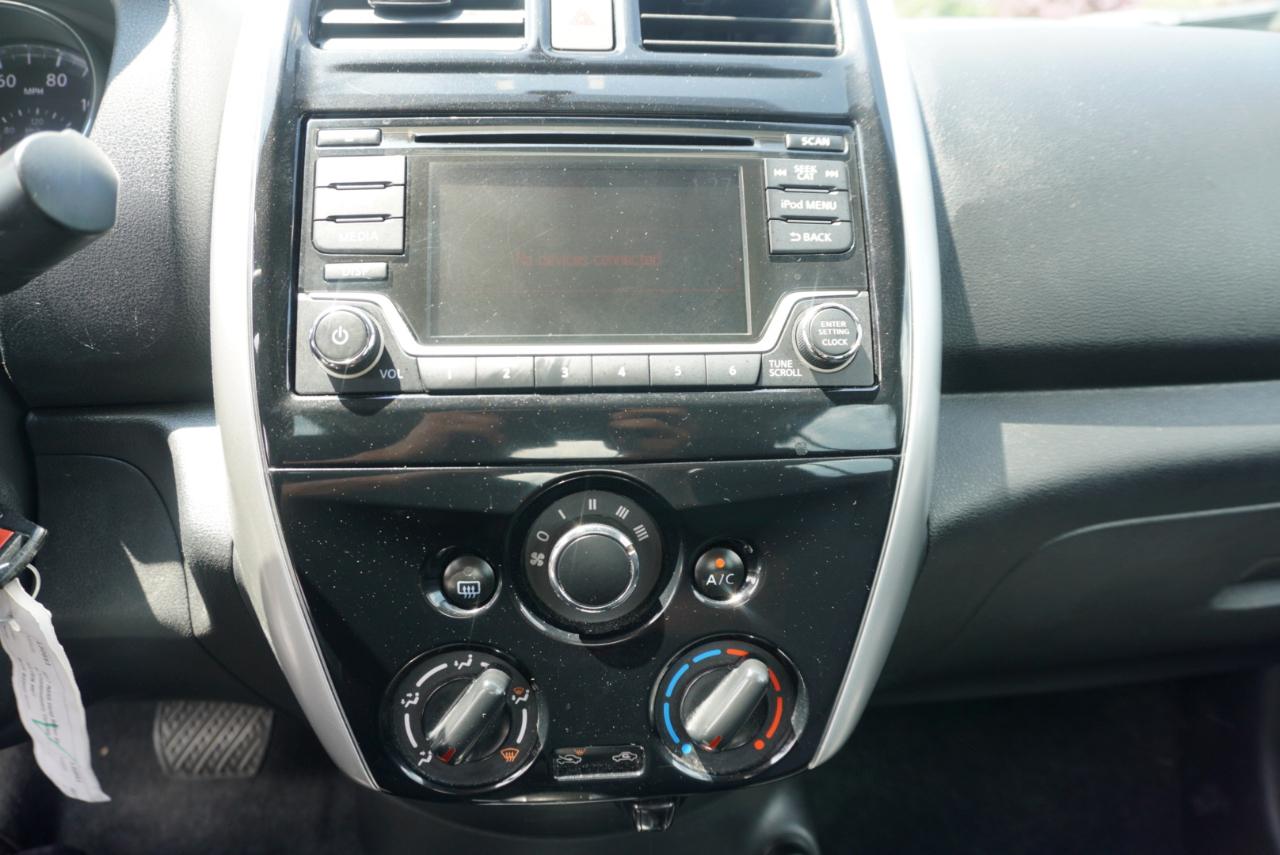 Nissan Versa Sedan SV CVT 2017