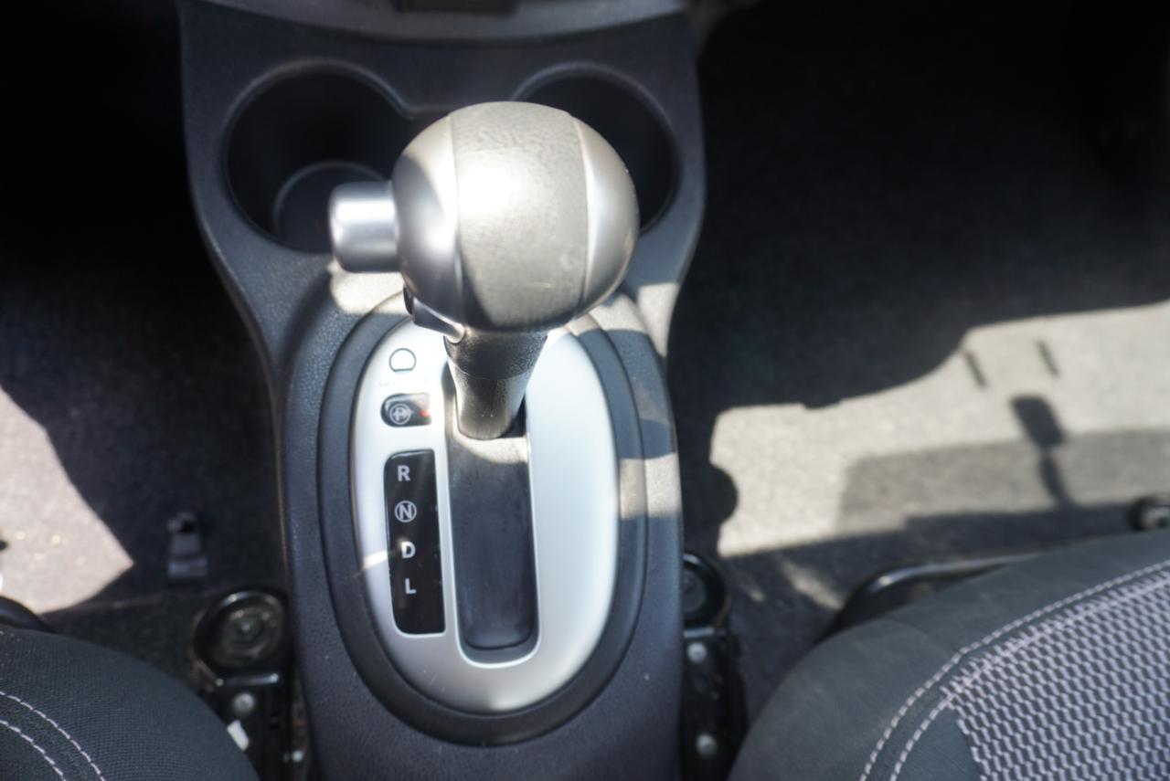 Nissan Versa Sedan SV CVT 2017