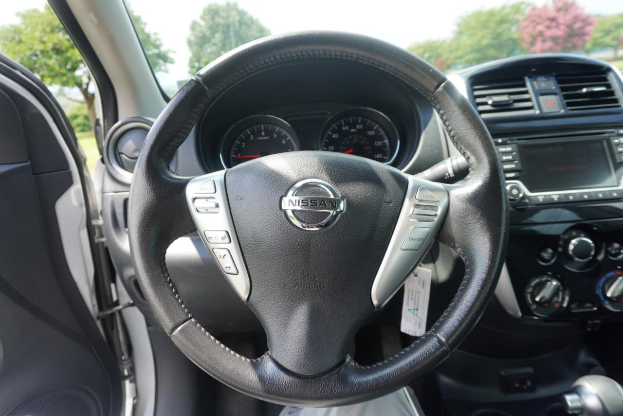 Nissan Versa Sedan SV CVT 2017